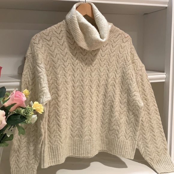 Old Navy sweater.#228 - Picture 1 of 12